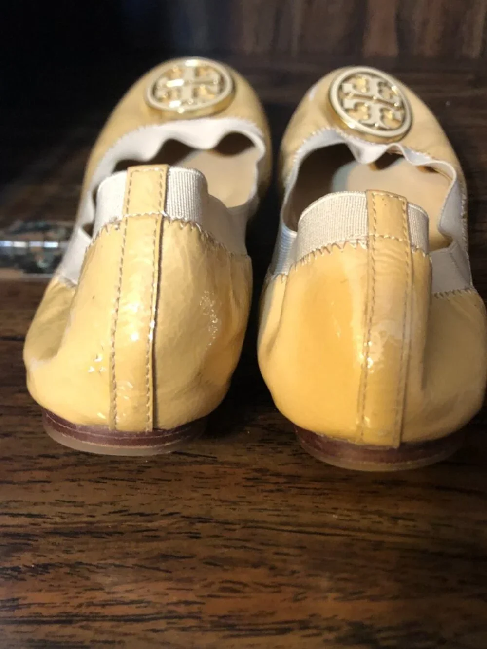 Tory Burch Caroline Ballet Flats Nude Beige Patent Leather Gold Logo Medallion 7